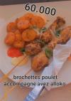 Brochettes de poulet et Alloko